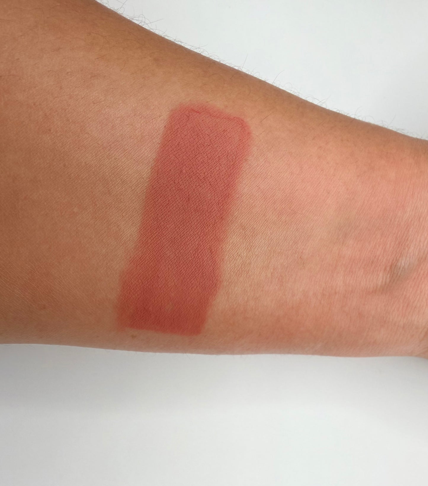 Glow lip Liner